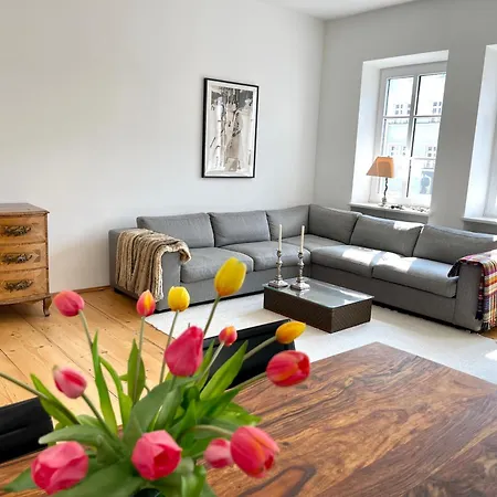 City Center, Large Flat 105m2, 6 Guests, 10min To Oktoberfest, 35min To Airport München